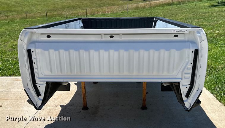 image for item EJ6906 GMC Sierra SLT  8' Bed