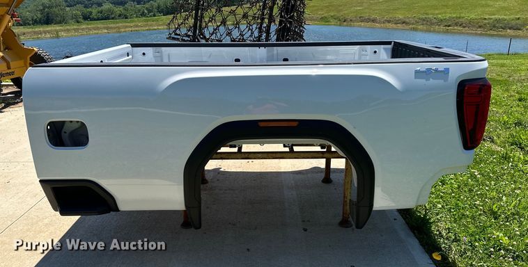 image for item EJ6906 GMC Sierra SLT  8' Bed