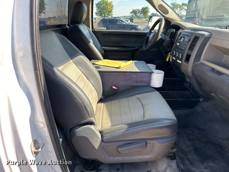 image for item EJ6909 2012 Dodge  Ram 5500HD truck cab and chassis