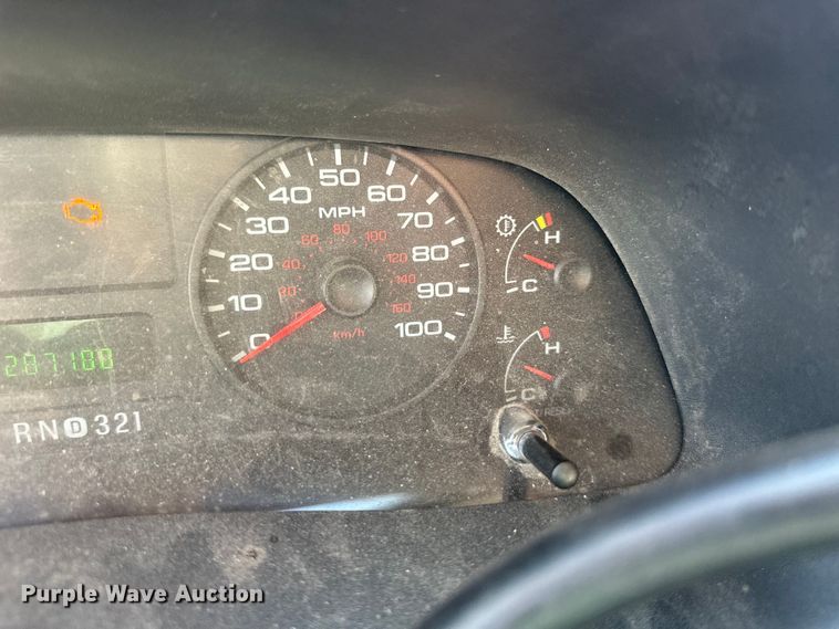 image for item EJ6911 2006 Ford F250 Super Duty XL utility bed pickup truck