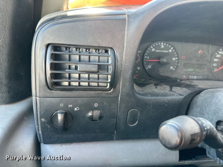 image for item EJ6911 2006 Ford F250 Super Duty XL utility bed pickup truck