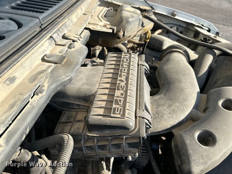 image for item EJ6911 2006 Ford F250 Super Duty XL utility bed pickup truck