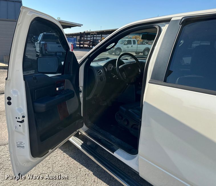 image for item EJ6913 2007 Ford F150 SuperCrew pickup truck