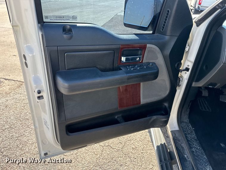 image for item EJ6913 2007 Ford F150 SuperCrew pickup truck