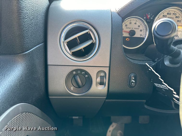 image for item EJ6913 2007 Ford F150 SuperCrew pickup truck