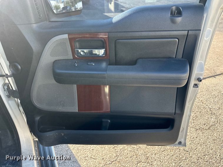 image for item EJ6913 2007 Ford F150 SuperCrew pickup truck