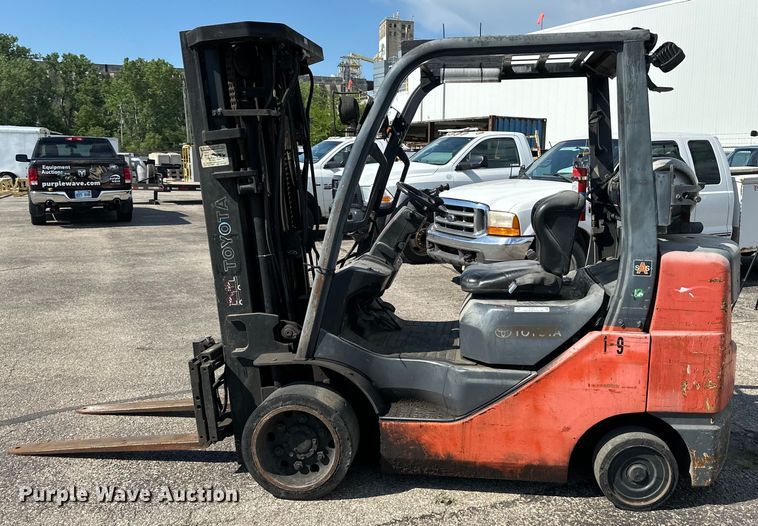 image for item EJ6914 2007 Toyota  8FGCU30 forklift