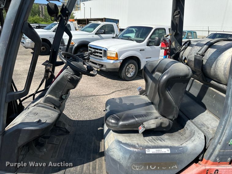 image for item EJ6914 2007 Toyota  8FGCU30 forklift