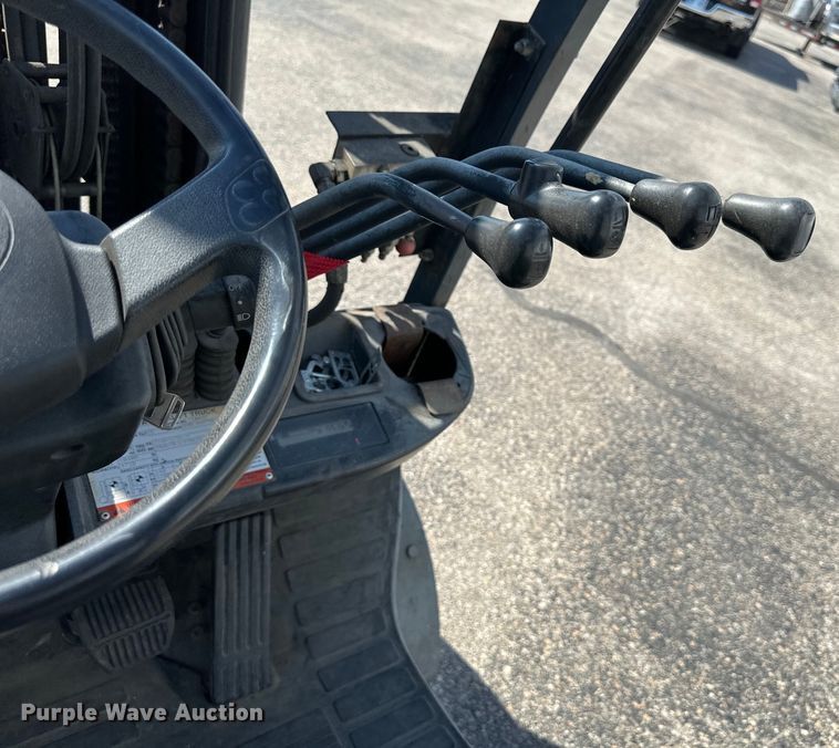 image for item EJ6914 2007 Toyota  8FGCU30 forklift