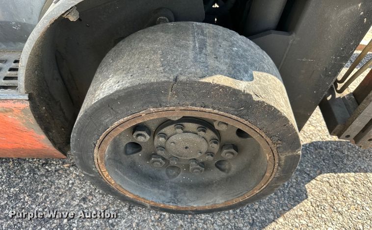 image for item EJ6914 2007 Toyota  8FGCU30 forklift