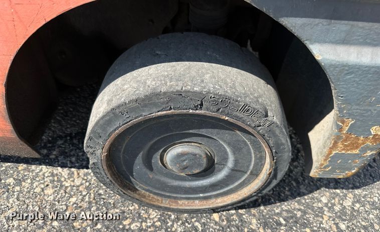 image for item EJ6914 2007 Toyota  8FGCU30 forklift