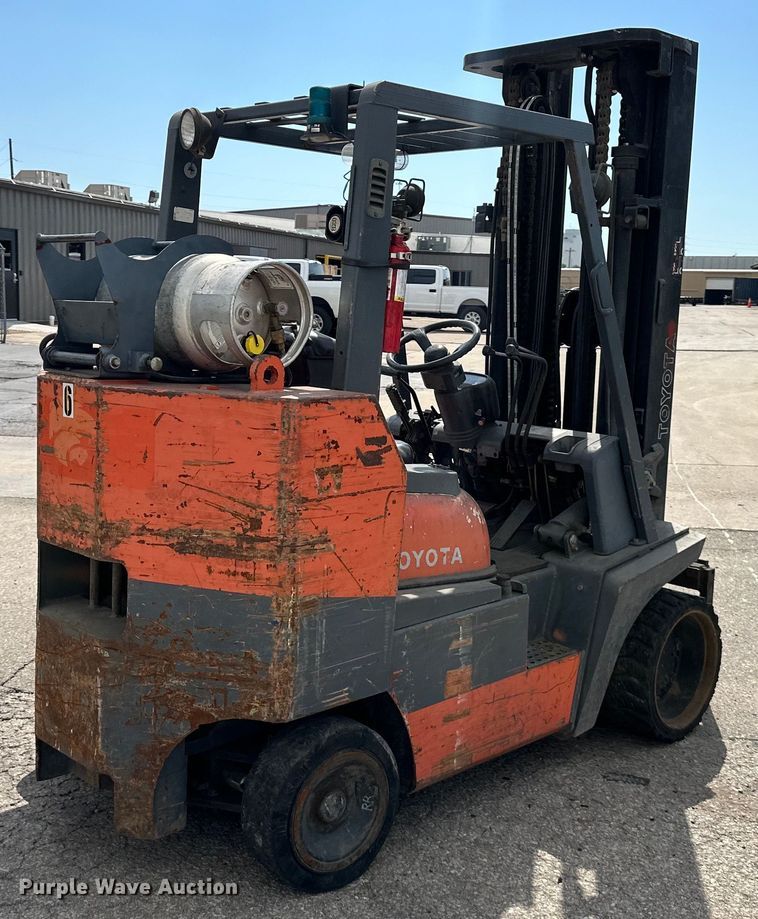 image for item EJ6916 1999 Toyota  52-6FGCU45-BCS forklift