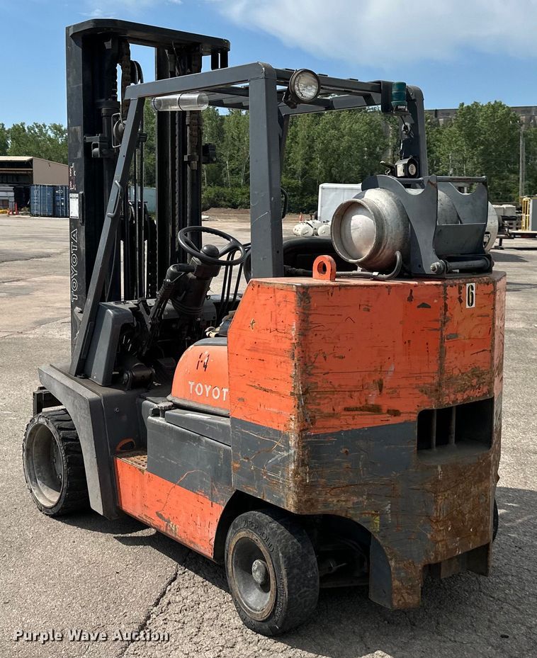 image for item EJ6916 1999 Toyota  52-6FGCU45-BCS forklift