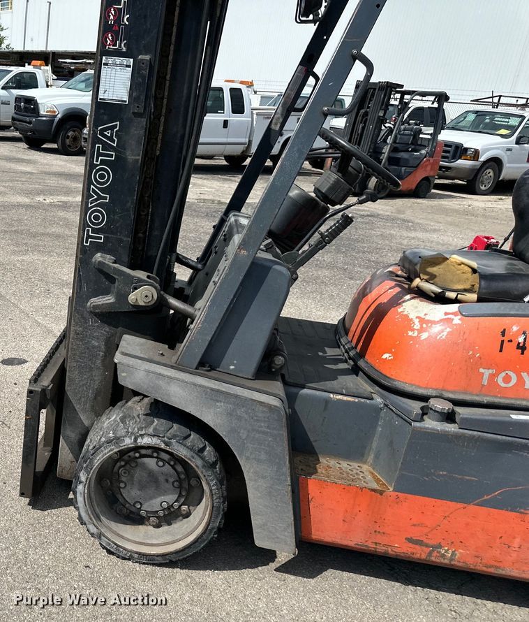 image for item EJ6916 1999 Toyota  52-6FGCU45-BCS forklift