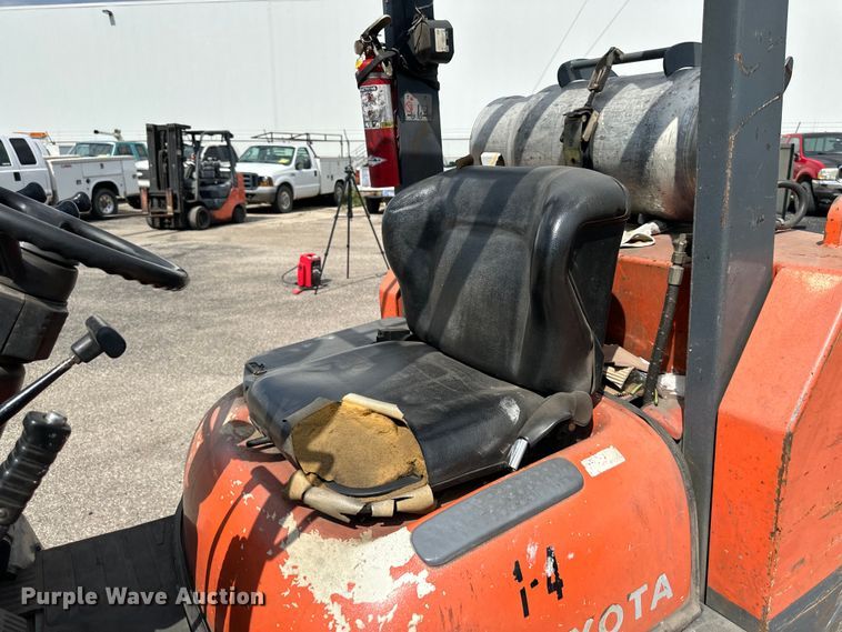 image for item EJ6916 1999 Toyota  52-6FGCU45-BCS forklift