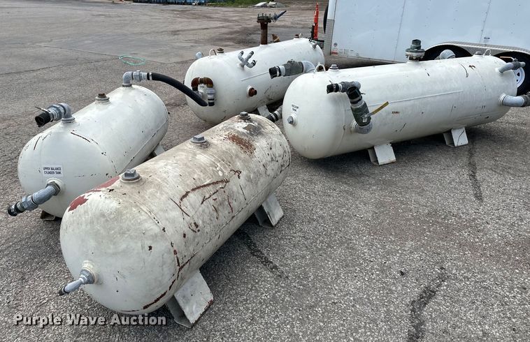 image for item EJ6919 (4) tanks 