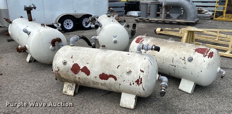 image for item EJ6919 (4) tanks 