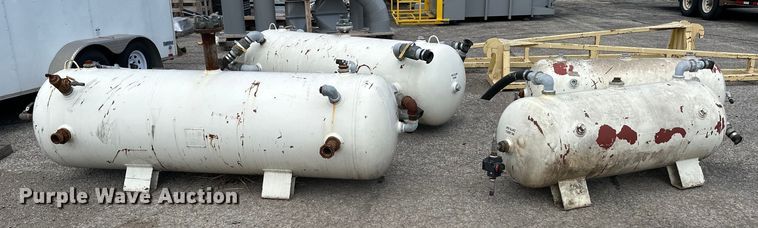 image for item EJ6919 (4) tanks 