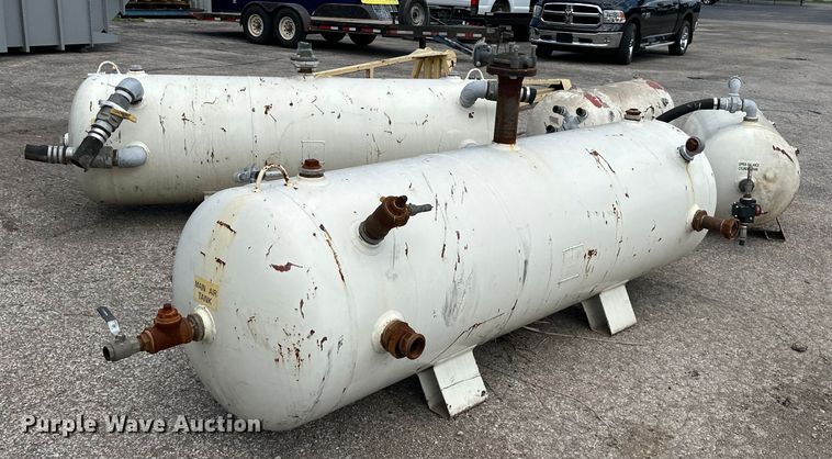 image for item EJ6919 (4) tanks 