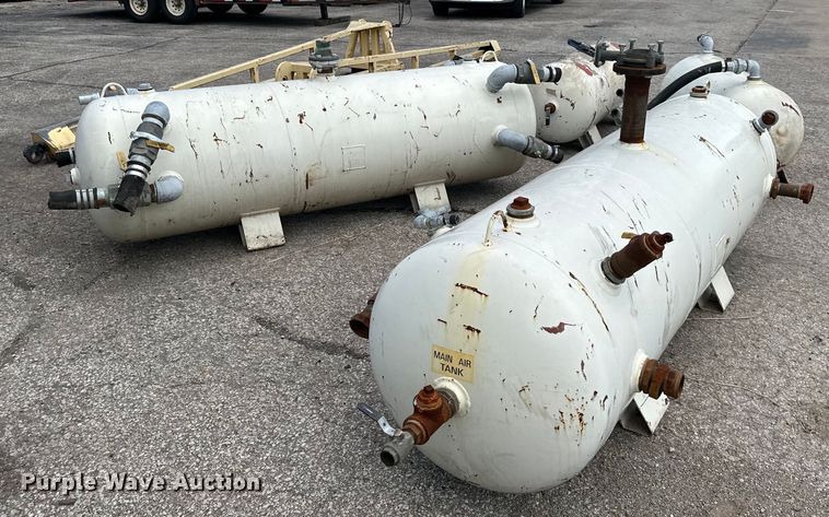 image for item EJ6919 (4) tanks 