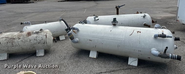 image for item EJ6919 (4) tanks 