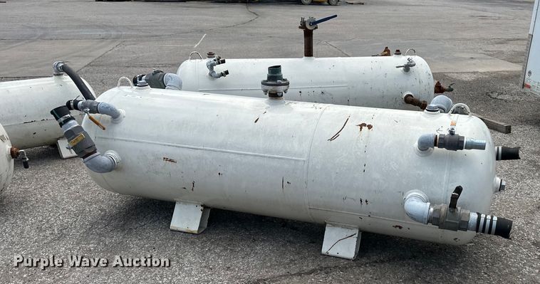 image for item EJ6919 (4) tanks 