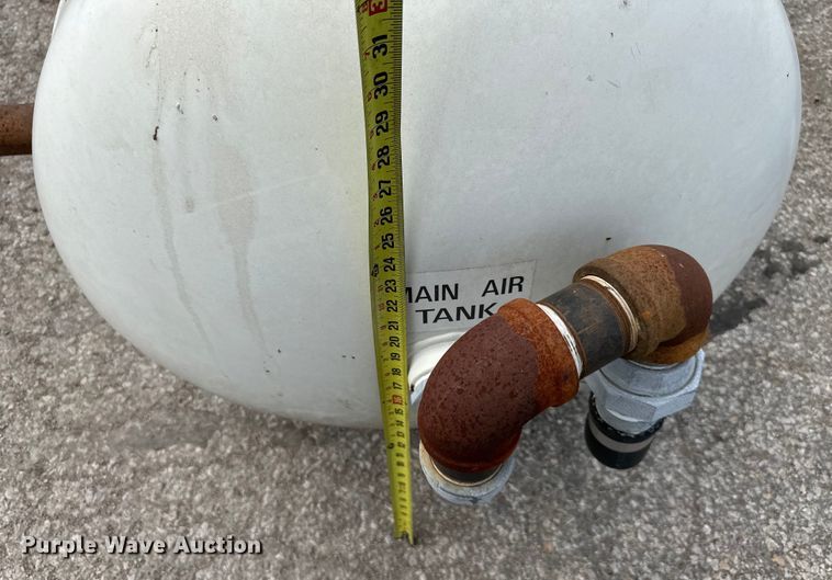 image for item EJ6919 (4) tanks 