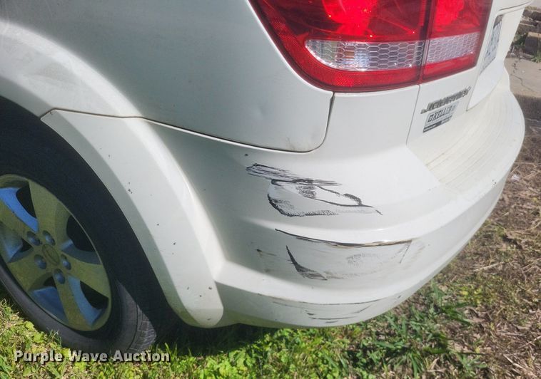 image for item EJ7998 2013 Dodge  Journey  SUV