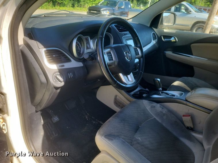 image for item EJ7998 2013 Dodge  Journey  SUV