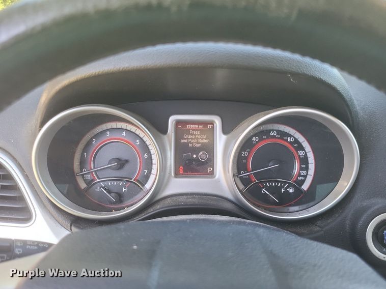 image for item EJ7998 2013 Dodge  Journey  SUV