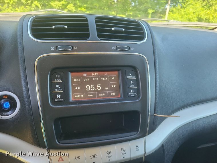 image for item EJ7998 2013 Dodge  Journey  SUV