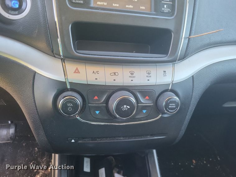 image for item EJ7998 2013 Dodge  Journey  SUV