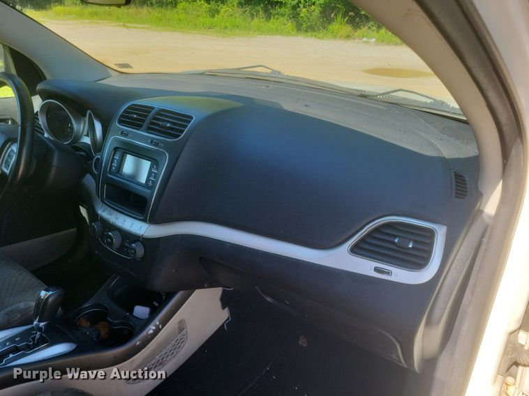 image for item EJ7998 2013 Dodge  Journey  SUV