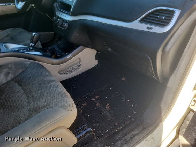 image for item EJ7998 2013 Dodge  Journey  SUV