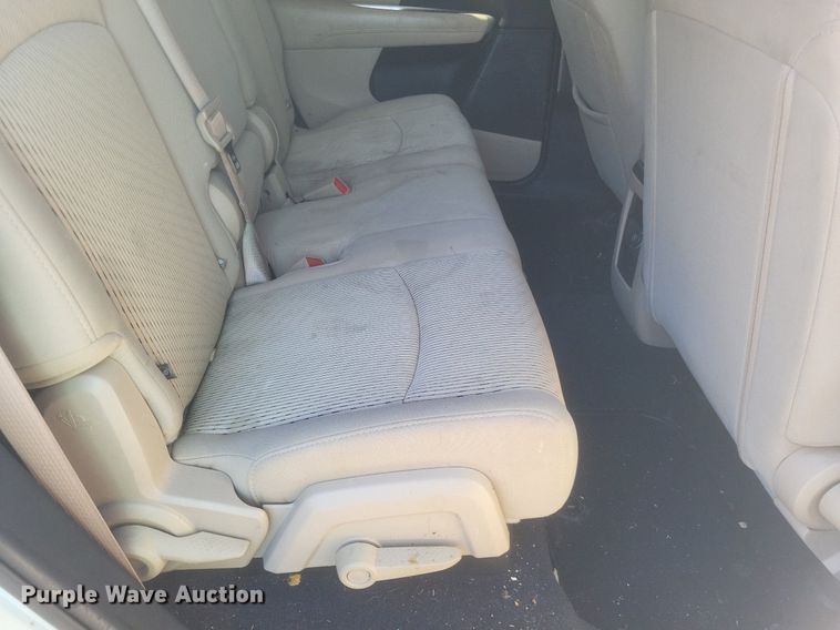 image for item EJ7998 2013 Dodge  Journey  SUV