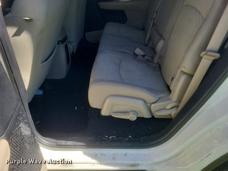 image for item EJ7998 2013 Dodge  Journey  SUV