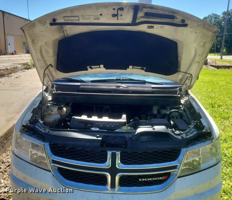 image for item EJ7998 2013 Dodge  Journey  SUV