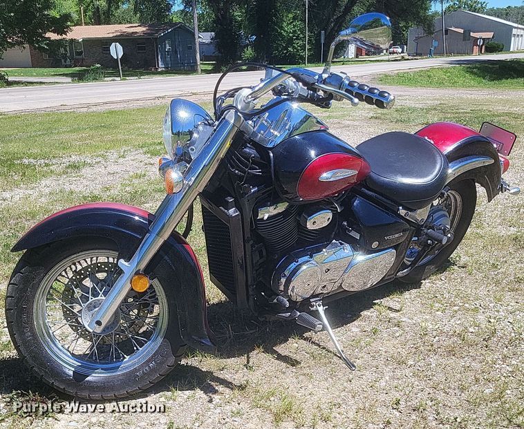 image for item EJ8002 2001 Suzuki  Intruder Volusia motorcycle