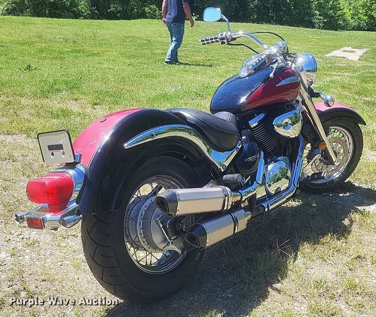 image for item EJ8002 2001 Suzuki  Intruder Volusia motorcycle