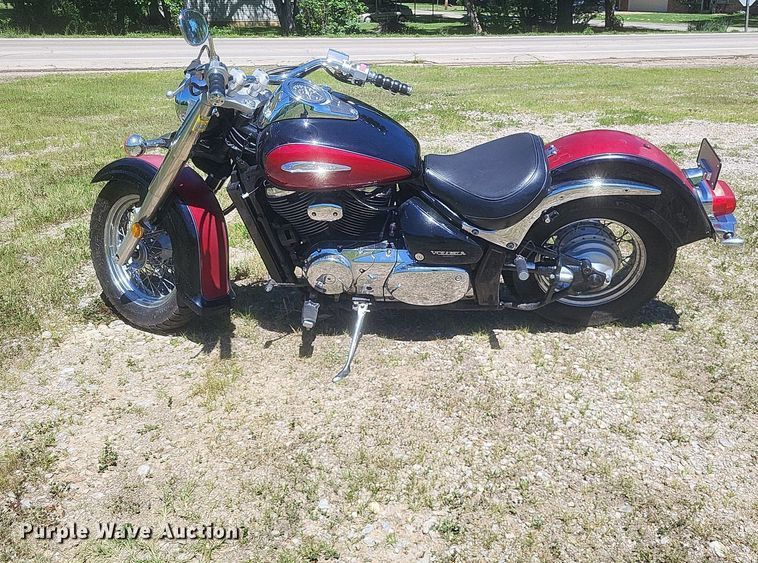 image for item EJ8002 2001 Suzuki  Intruder Volusia motorcycle