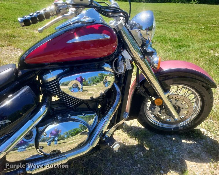 image for item EJ8002 2001 Suzuki  Intruder Volusia motorcycle