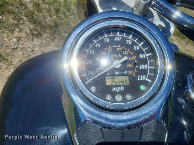 image for item EJ8002 2001 Suzuki  Intruder Volusia motorcycle