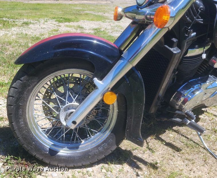 image for item EJ8002 2001 Suzuki  Intruder Volusia motorcycle