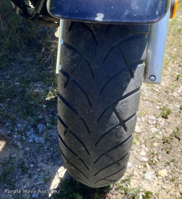 image for item EJ8002 2001 Suzuki  Intruder Volusia motorcycle