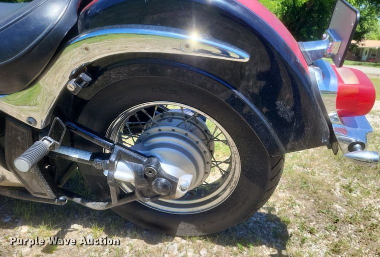 image for item EJ8002 2001 Suzuki  Intruder Volusia motorcycle