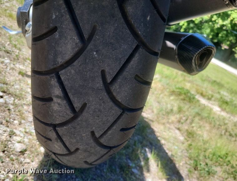 image for item EJ8002 2001 Suzuki  Intruder Volusia motorcycle