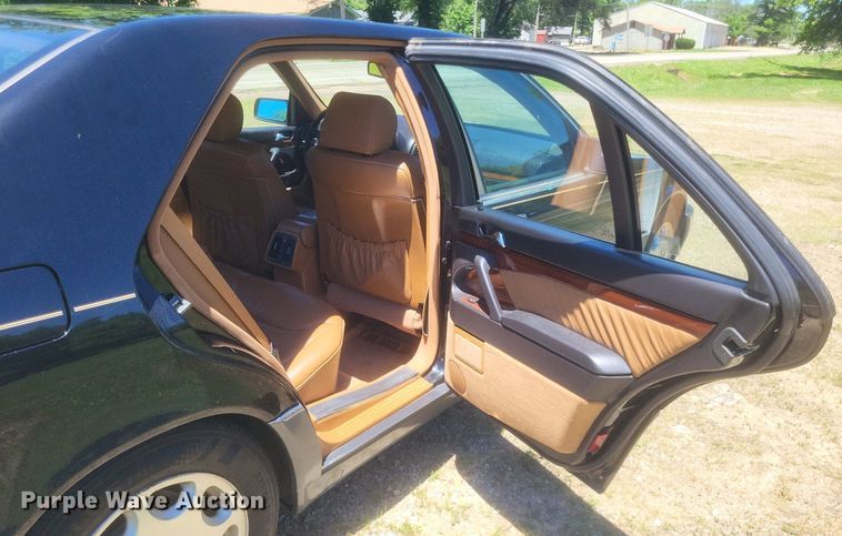 image for item EJ8005 1994 Mercedes-Benz  S320 