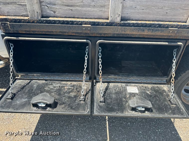 image for item EK1365 2011 Ford F550 flatbed truck