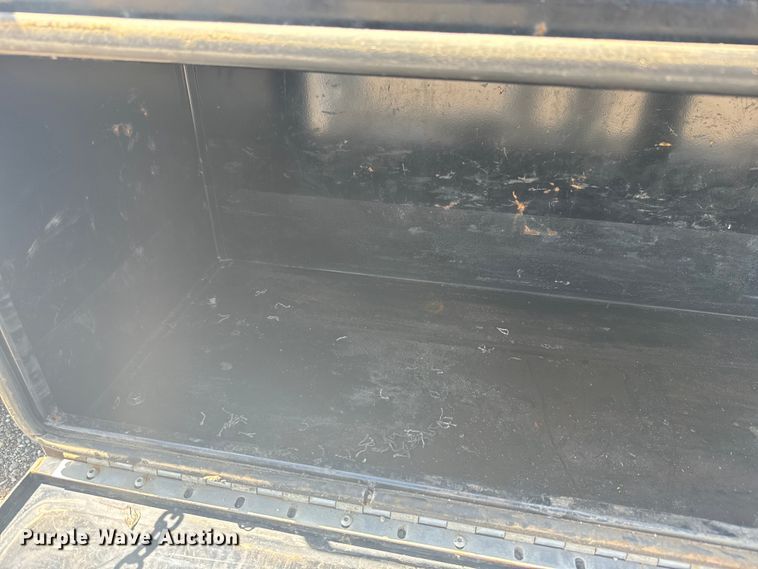 image for item EK1365 2011 Ford F550 flatbed truck