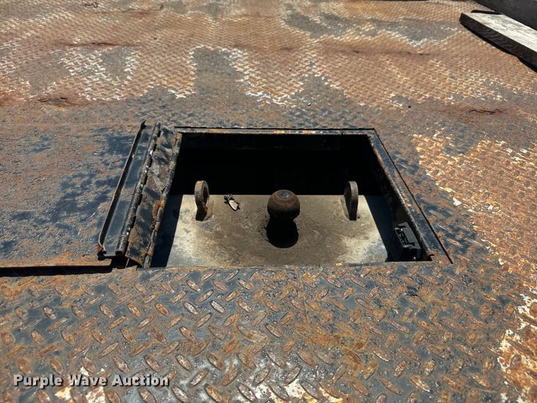 image for item EK1365 2011 Ford F550 flatbed truck